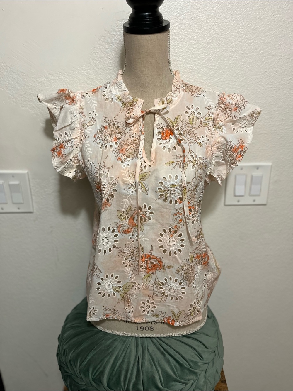 Solitaire Floral Eyelet Tie-Front Blouse in Cream and Peach